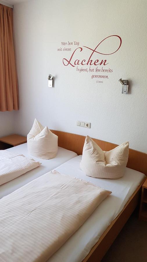Hotel Vierenstrasse Neudorf  エクステリア 写真