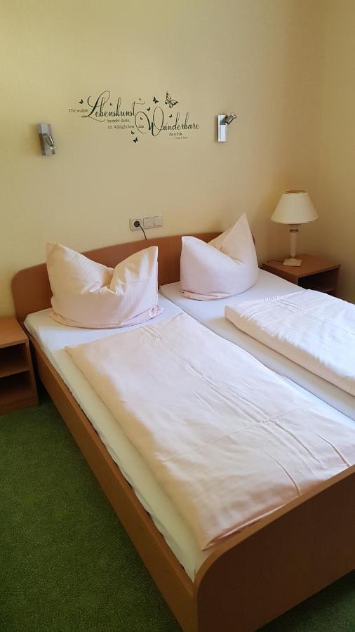Hotel Vierenstrasse Neudorf  エクステリア 写真