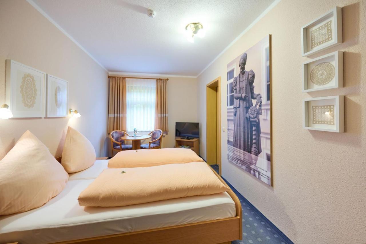 Hotel Vierenstrasse Neudorf  エクステリア 写真