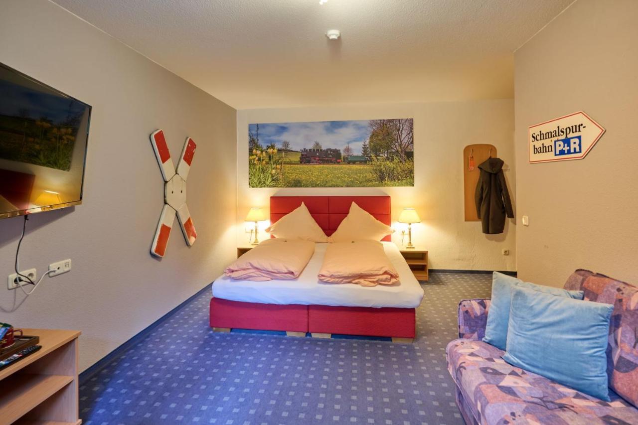 Hotel Vierenstrasse Neudorf  エクステリア 写真