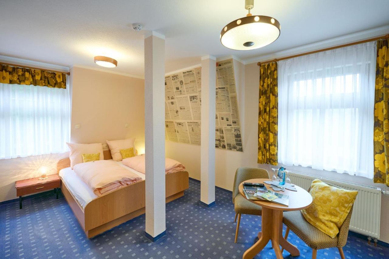 Hotel Vierenstrasse Neudorf  エクステリア 写真