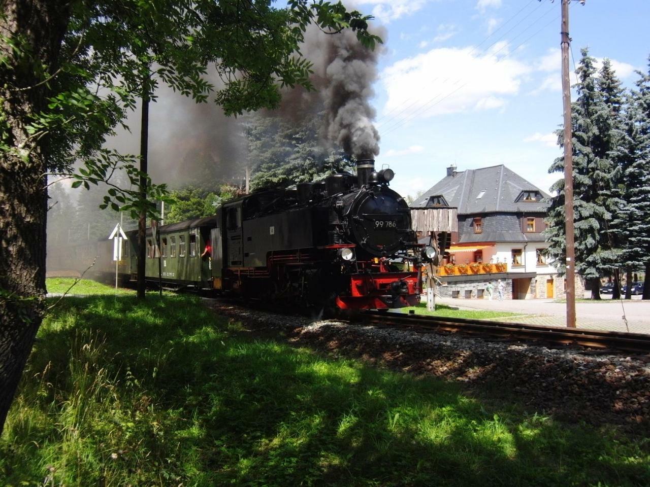 Hotel Vierenstrasse Neudorf  エクステリア 写真