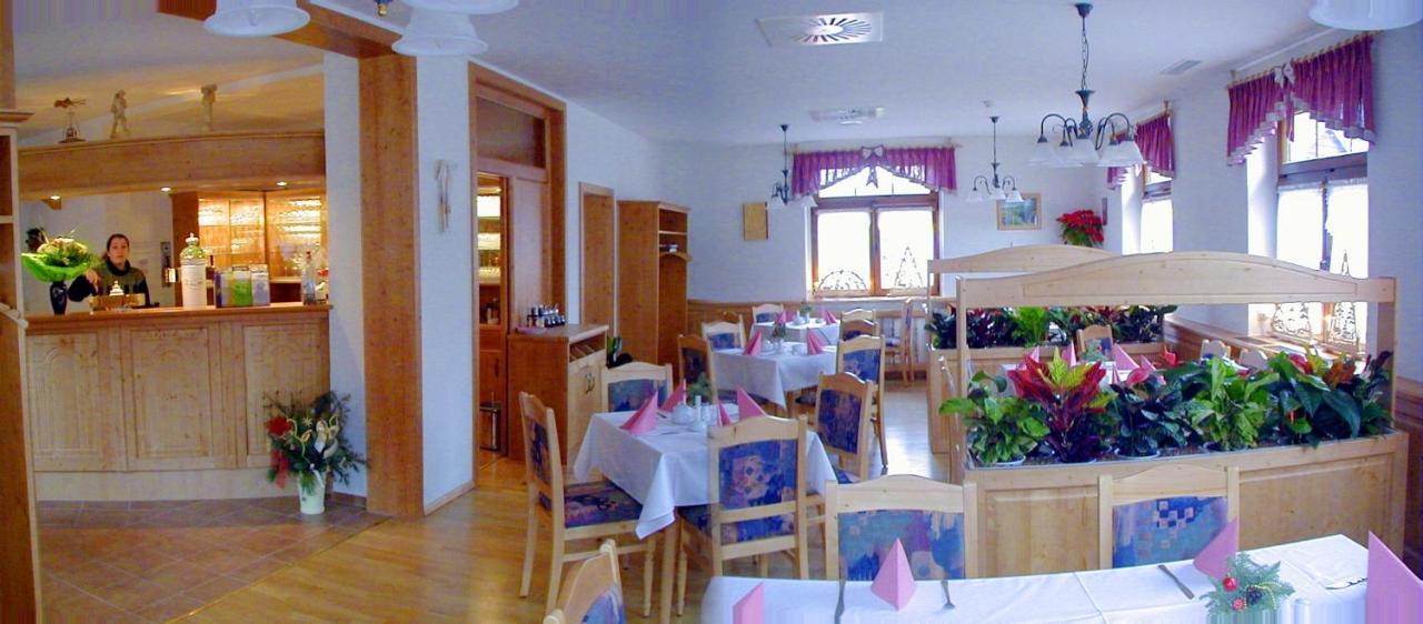 Hotel Vierenstrasse Neudorf  エクステリア 写真
